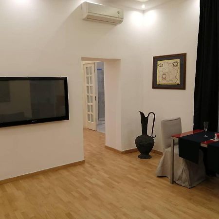 La Dimora Dei Borbone Apartment เนเปิลส์ ภายนอก รูปภาพ