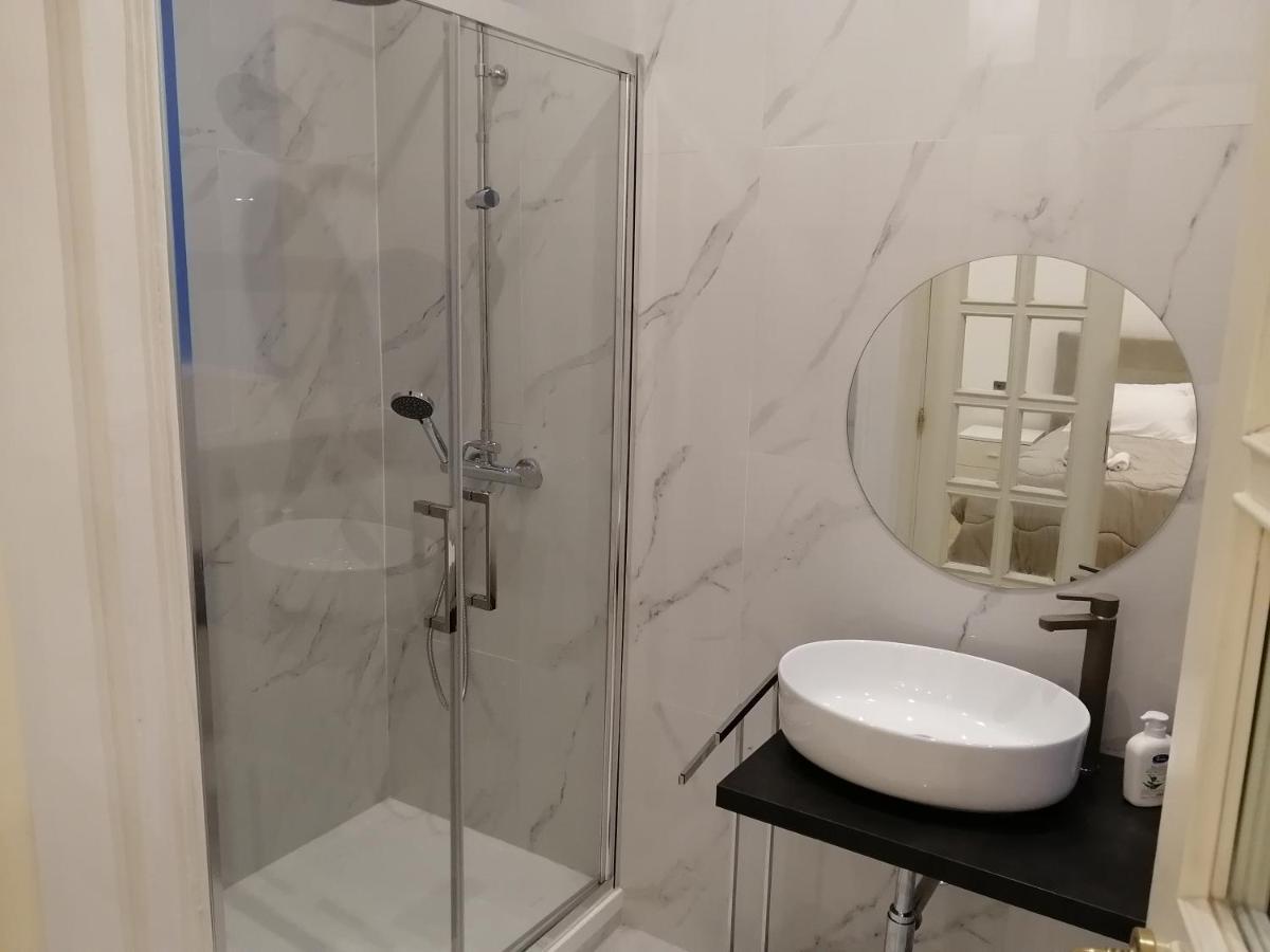 La Dimora Dei Borbone Apartment เนเปิลส์ ภายนอก รูปภาพ