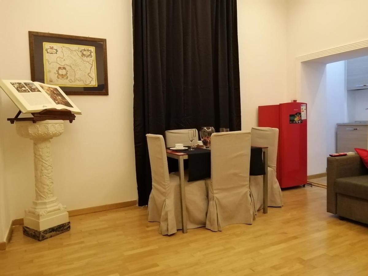 La Dimora Dei Borbone Apartment เนเปิลส์ ภายนอก รูปภาพ