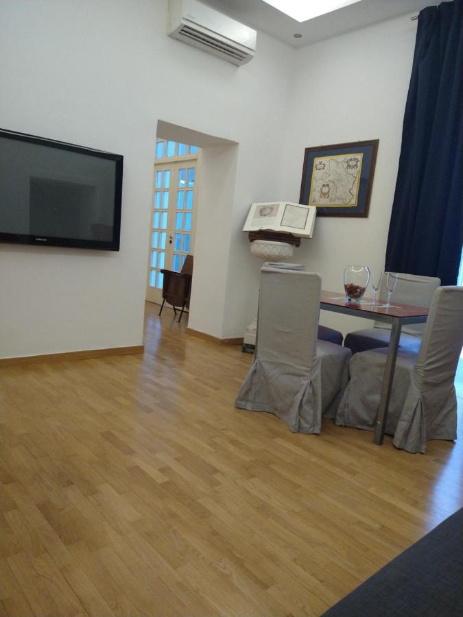 La Dimora Dei Borbone Apartment เนเปิลส์ ภายนอก รูปภาพ