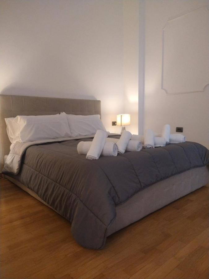 La Dimora Dei Borbone Apartment เนเปิลส์ ภายนอก รูปภาพ